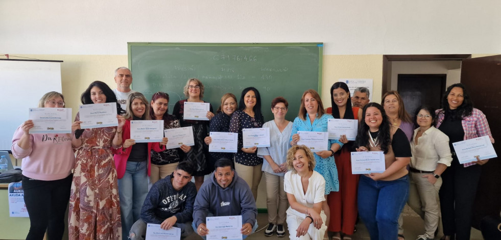 Cáritas clausura el curso de ayuda a domicilio en Cee