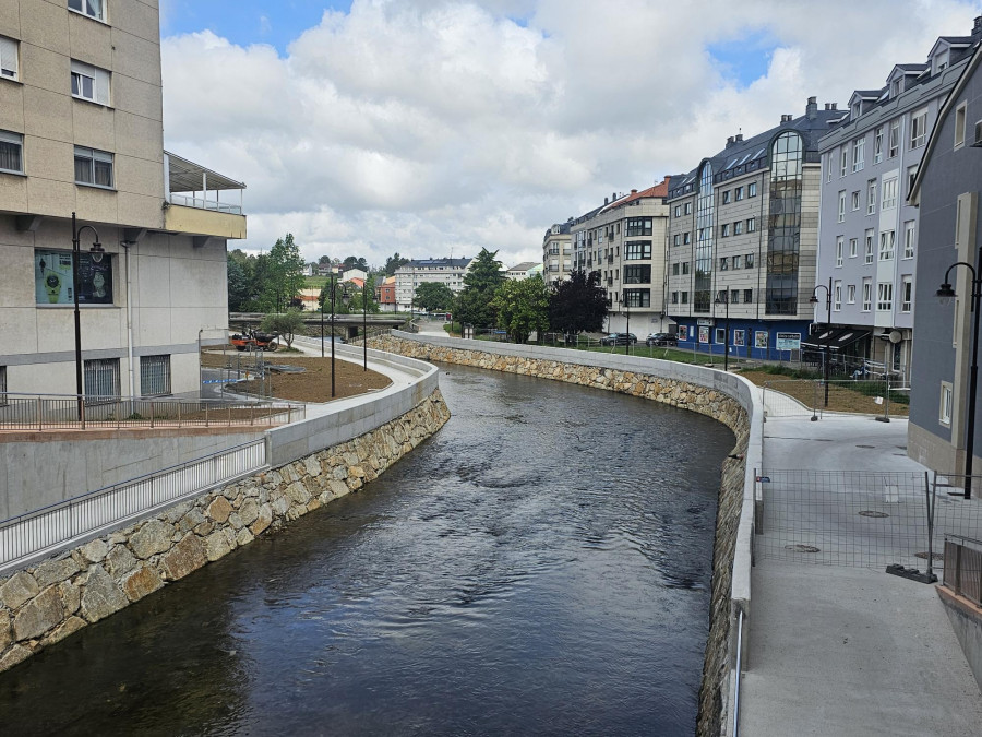 Las últimas obras en el río Anllóns de Carballo mantendrán cortado el enlace oeste de la autovía
