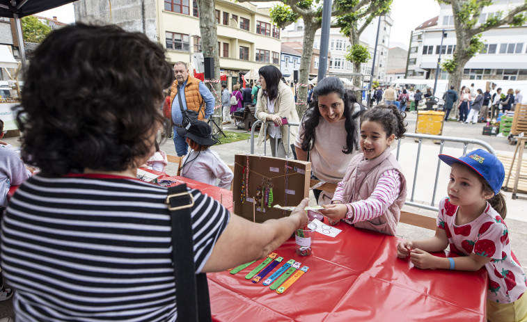 Los más pequeños le toman el pulso a la feria carballesa más saludable y gastronómica