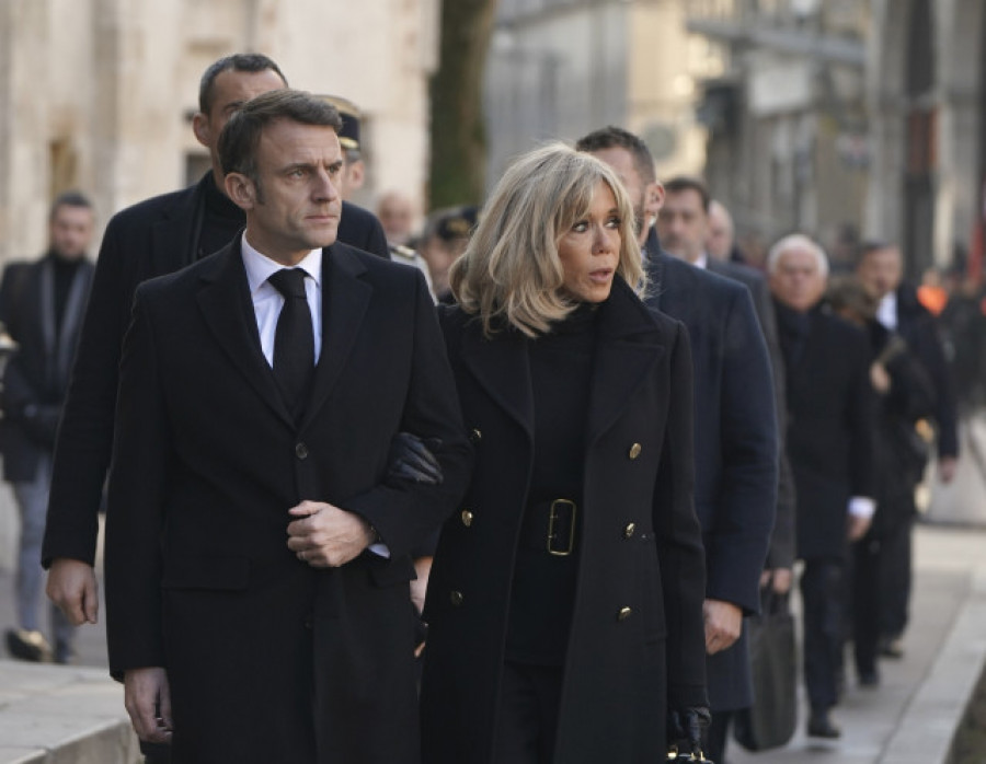 La imagen más viral de Macron: ¿broma o bofetada?