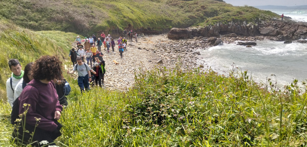 La andaina por el río Chonia cierra con éxito la XVI Primavera en Ruta