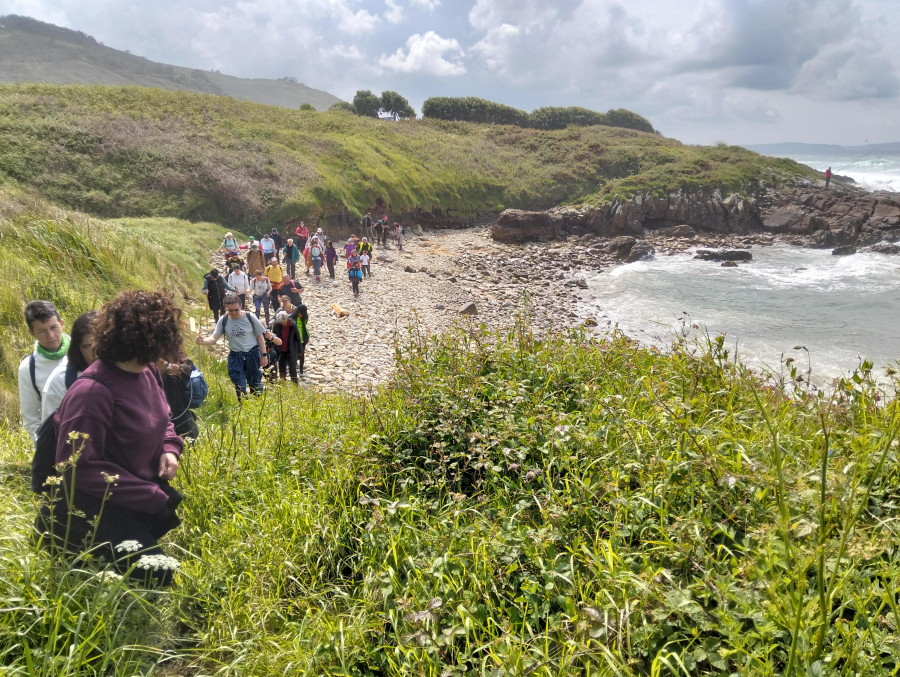 La andaina por el río Chonia cierra con éxito la XVI Primavera en Ruta