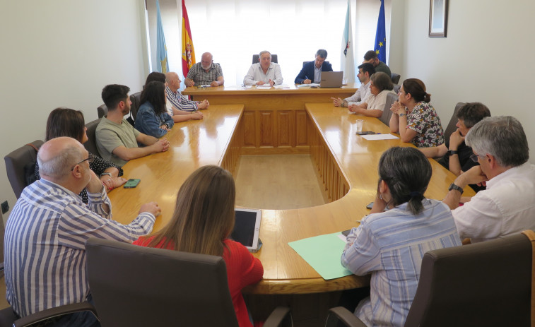El alcalde de A Laracha anuncia a la corporación que se va a construir una nueva EDAR en Caión