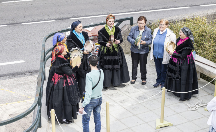 Homenaje a las cantareiras en el Encontro Bergantiñán de Carballo