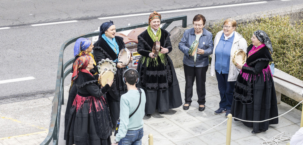 Homenaje a las cantareiras en el Encontro Bergantiñán de Carballo