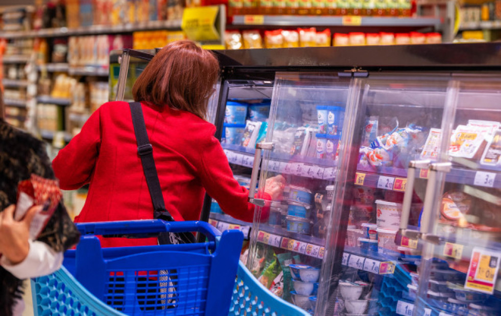 La cesta de la compra baja un 0,56% en mayo, según los datos de la OCU