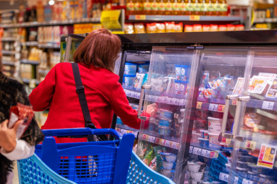 La cesta de la compra baja un 0,56% en mayo, según los datos de la OCU