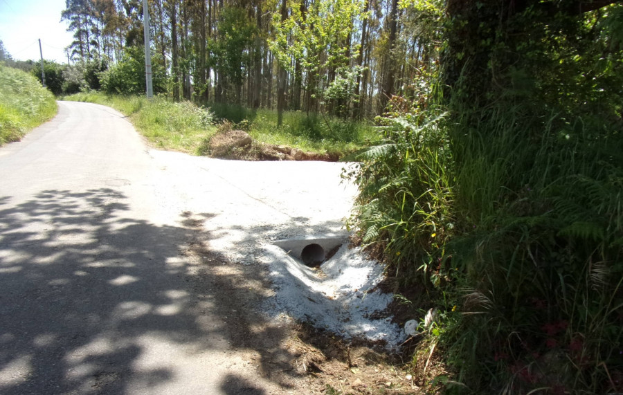 Carballo acaba de ejecutar las obras de mejora de caminos de uso agrario en Oza, Goiáns y Rus