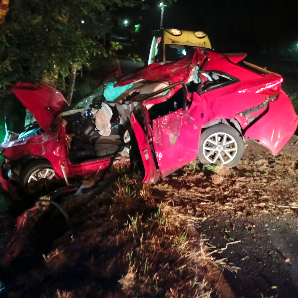 Muere en A Baña un vecino de Santa Comba tras chocar contra un árbol