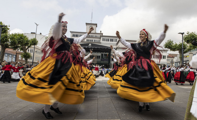 Carballo baila la Muiñeira de Berdoias