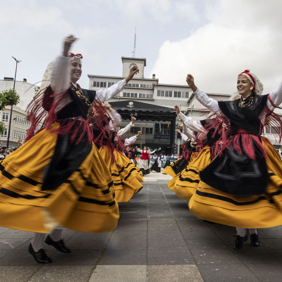 Carballo baila la Muiñeira de Berdoias
