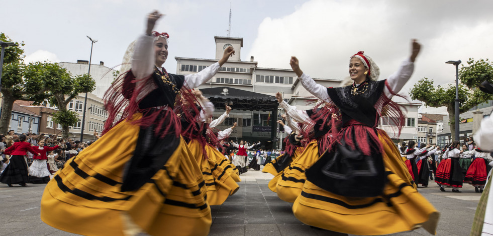 Carballo baila la Muiñeira de Berdoias