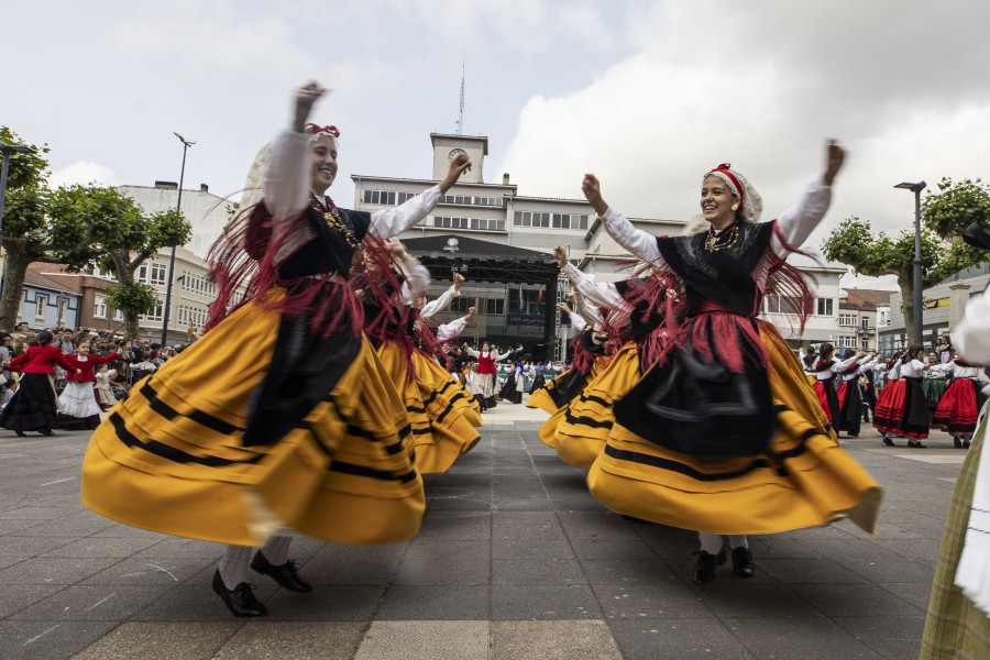 Carballo baila la Muiñeira de Berdoias
