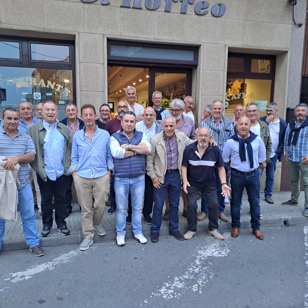 Cena de confraternidad de los Amigos de O Chorís en Carballo