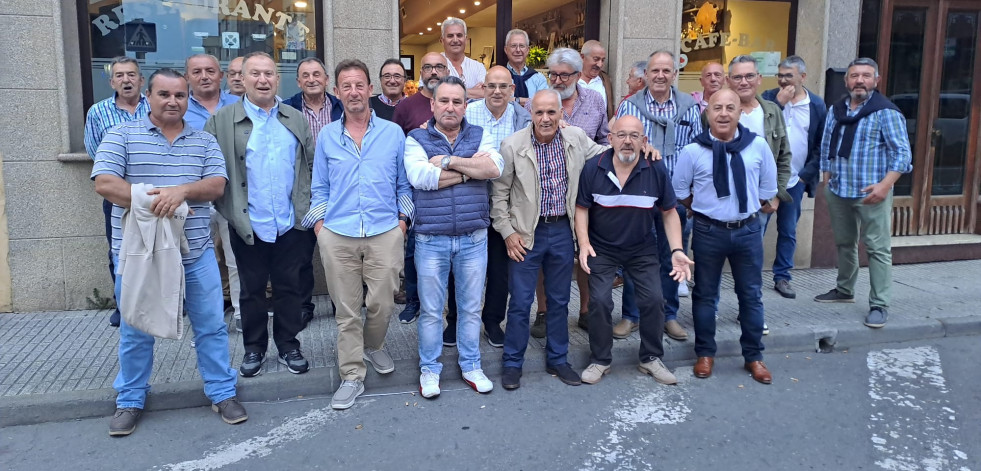 Cena de confraternidad de los Amigos de O Chorís en Carballo