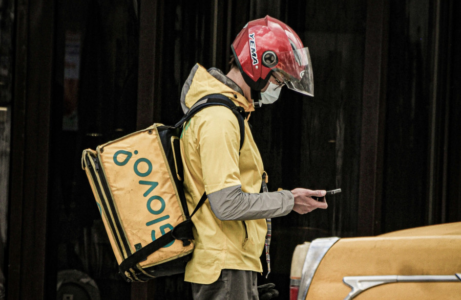 Bruselas castiga el pacto secreto de Glovo y Delivery Hero con una multa histórica de 329 millones