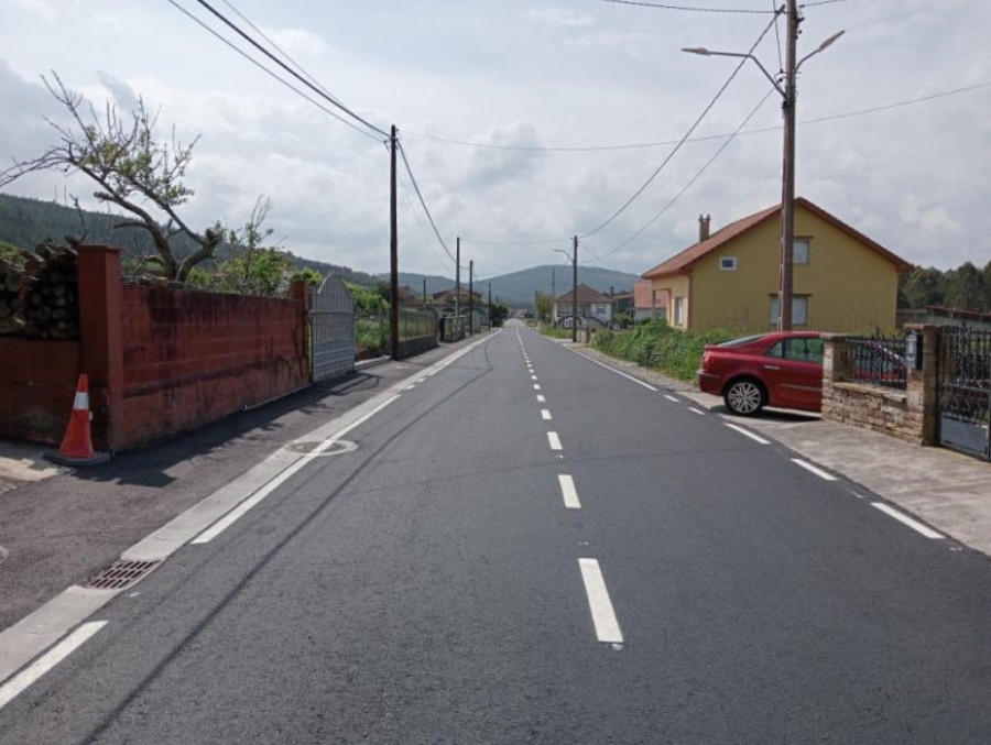 Camariñas, con ayuda de Agader, mejora un vial en Xaviña