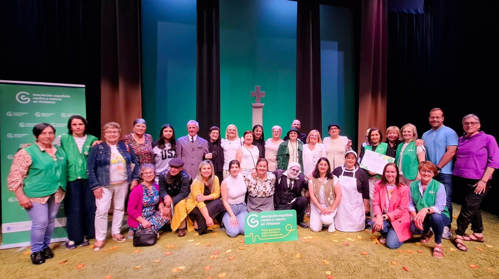 El grupo de adultos de la Escola Municipal de Teatro vimiancesa dona 1.035 euros a la AECC