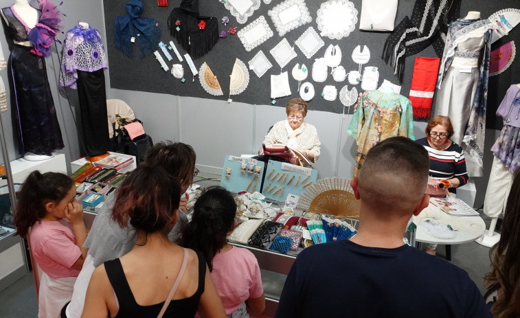 Encaixe y gastronomía en Festur, en Silleda