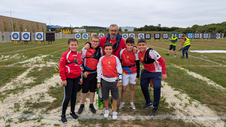DousxSesenta brilla en el Campeonato gallego de tiro con arco al aire libre