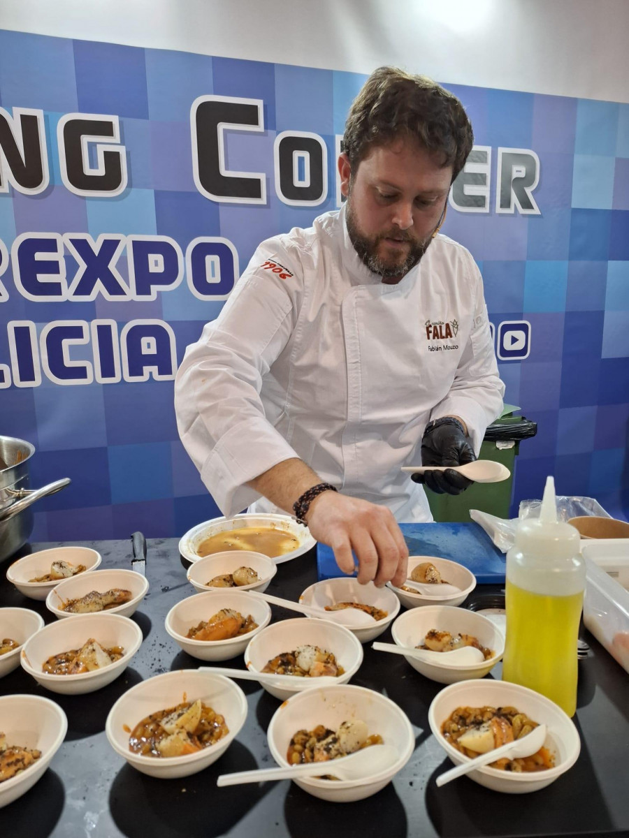 Fabián Mouzo representa la gastronomía vimiancesa con un showcooking en Festur