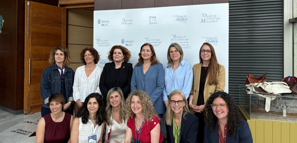 El I Foro Alza Voz de Muller reivindica en Vimianzo el papel femenino como motor de cambio