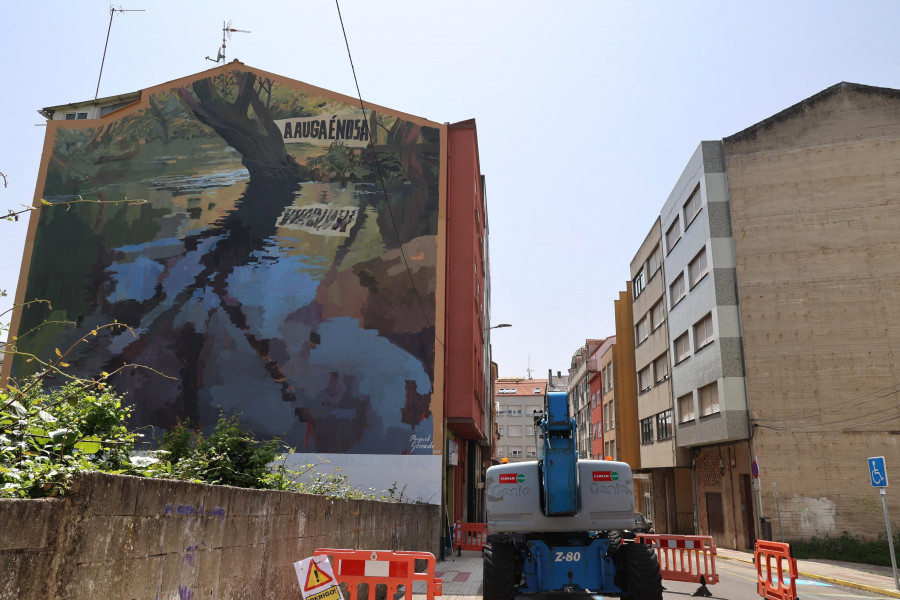 Carballo luce sus nuevas obras de arte urbano