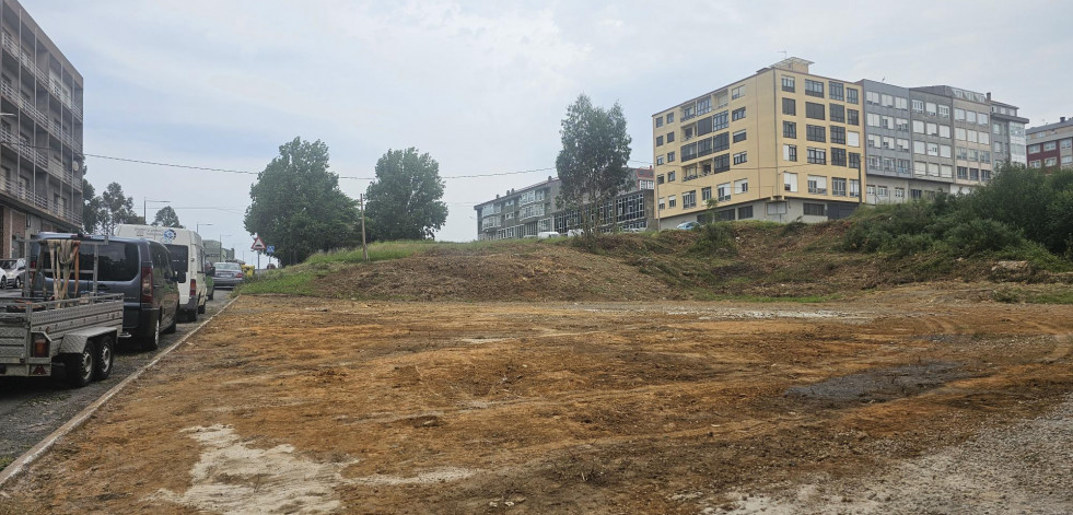 Carballo acondiciona dos nuevas zonas de aparcamiento y ampliará una tercera