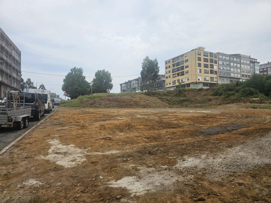 Carballo acondiciona dos nuevas zonas de aparcamiento y ampliará una tercera