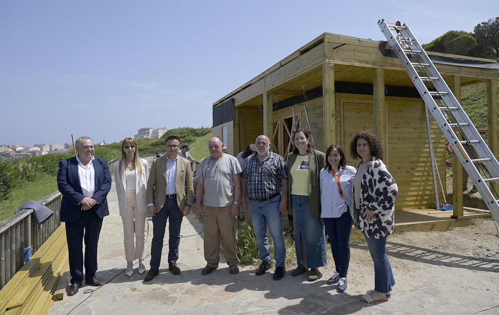Visita del conselleiro de Emprego al PIE y el obradoiro dual de A Laracha