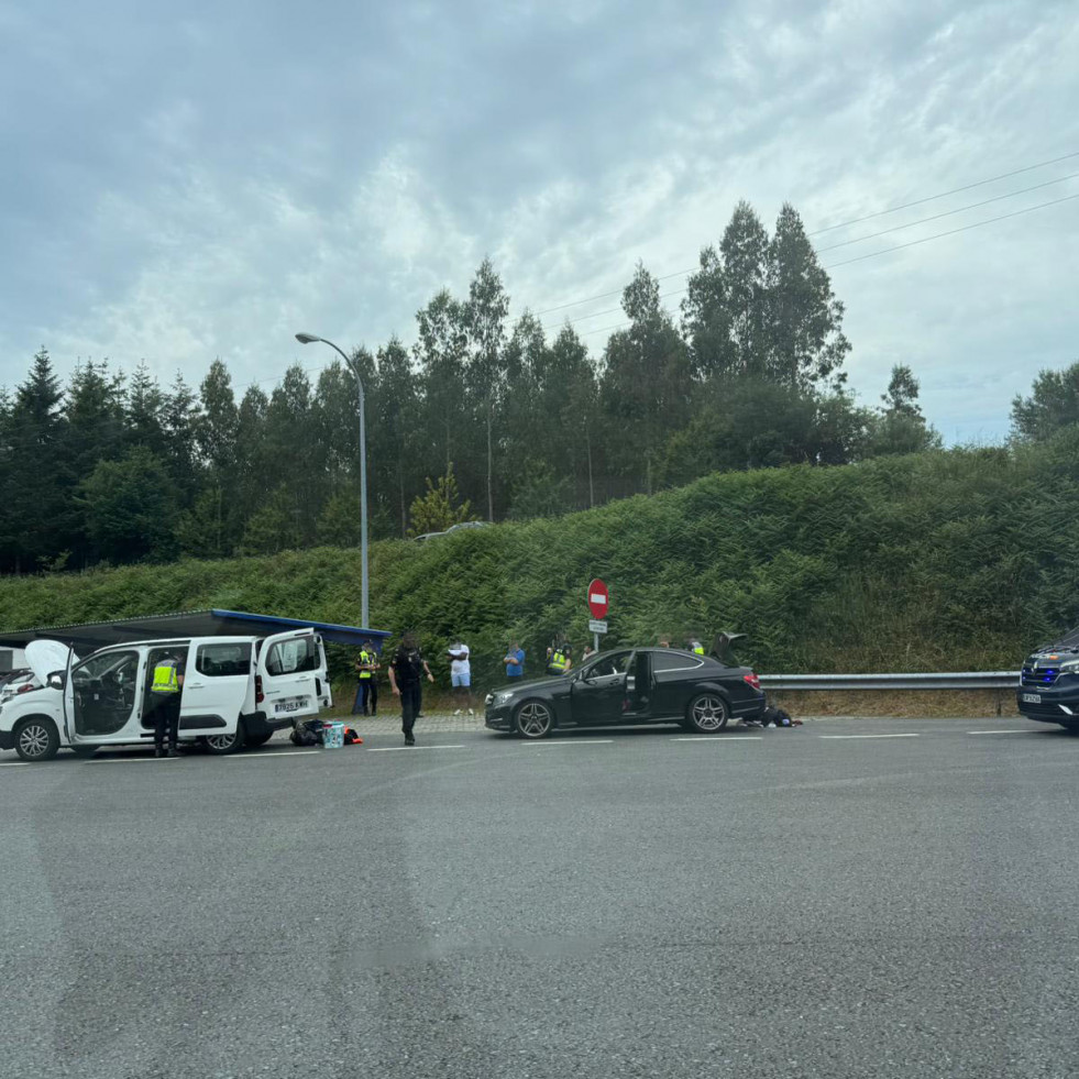 Control de la Policía Nacional en la autovía en Carballo