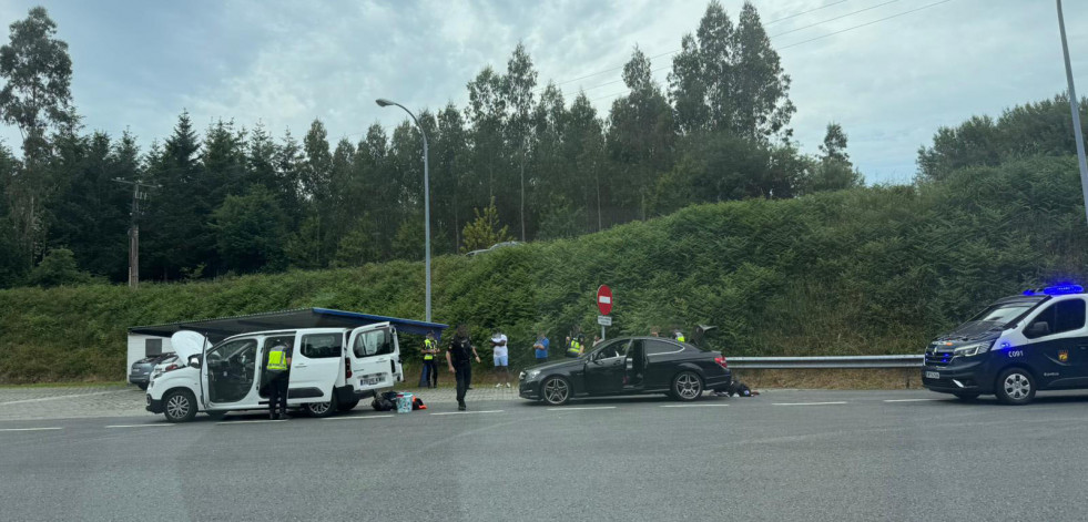 Control de la Policía Nacional en la autovía en Carballo