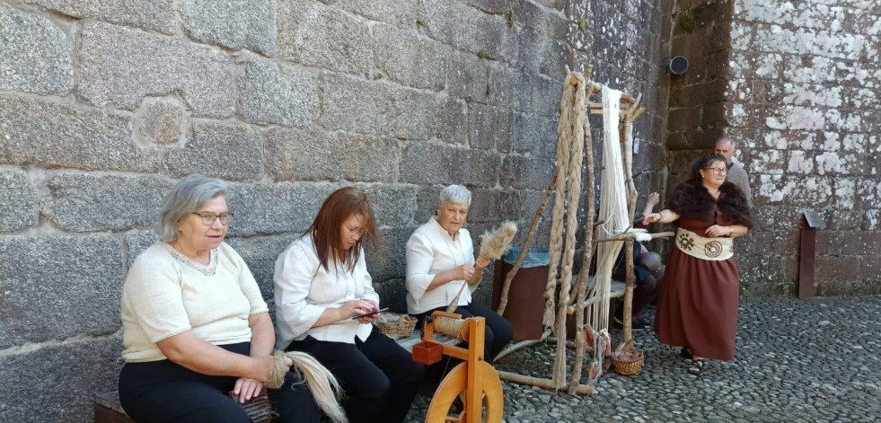 Artesanía en vivo y obradoiros llenarán el castillo de Vimianzo