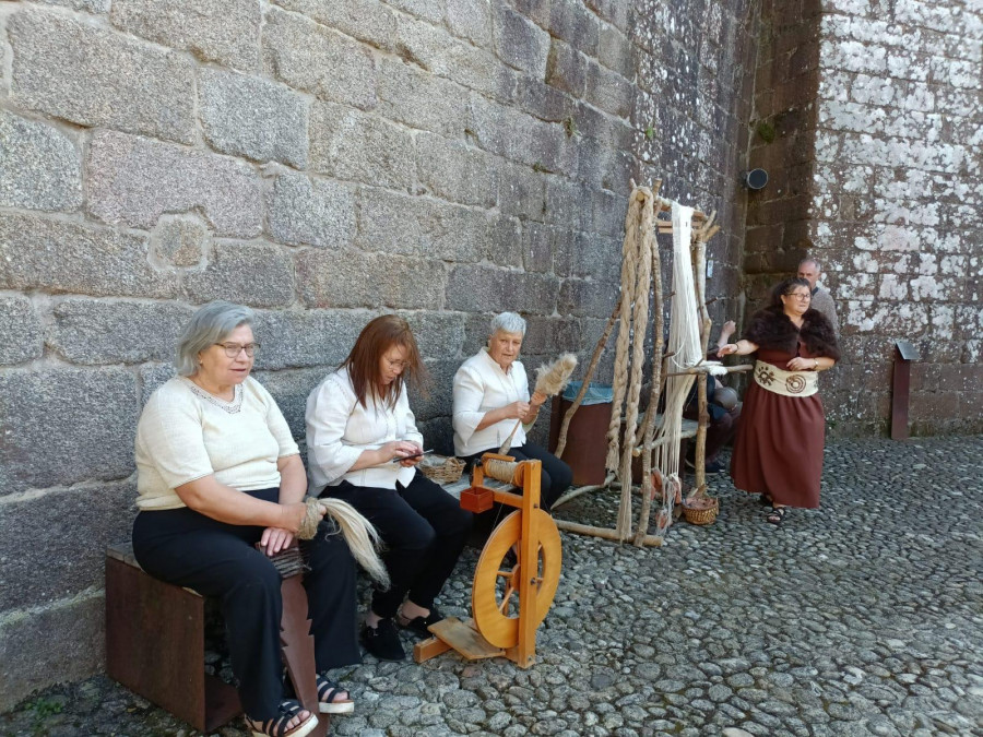 Artesanía en vivo y obradoiros llenarán el castillo de Vimianzo