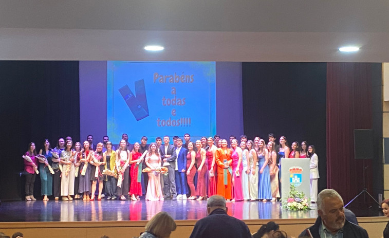 Más de un centenar de nuevos graduados en la Costa da Morte
