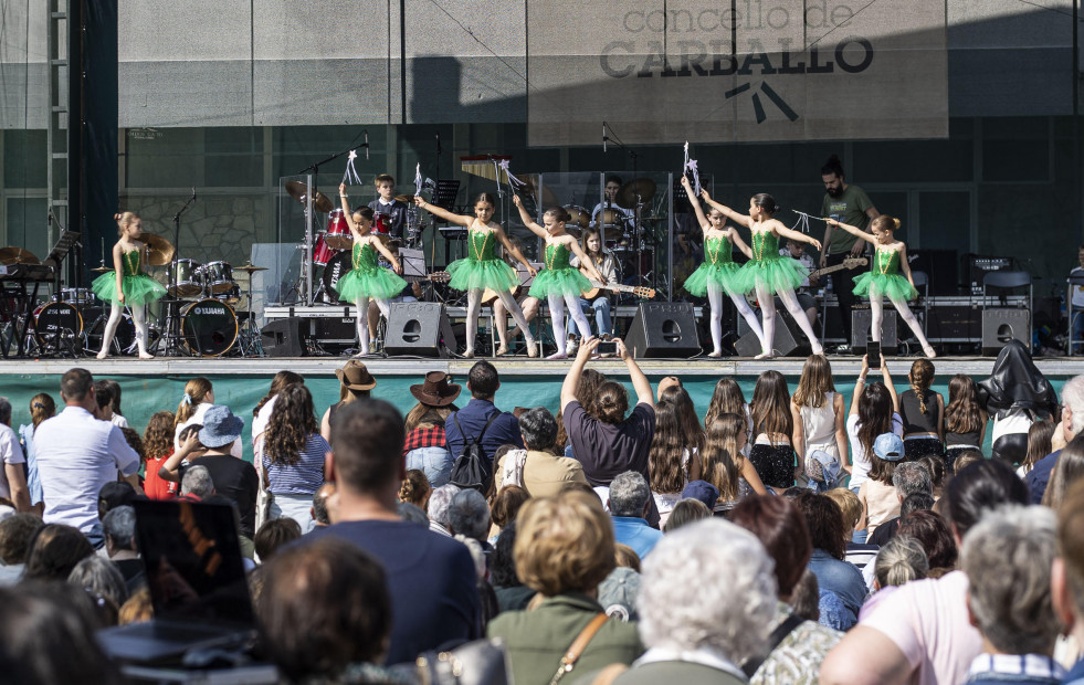 Bailes de salón y ritmos latinos, el domingo en Carballo