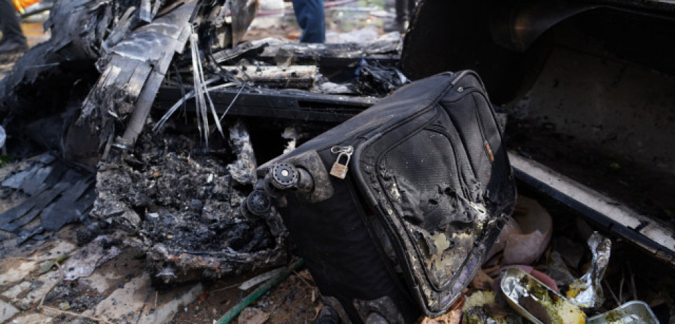 India sube a 274 los muertos en el siniestro de Air India tras confirmar 33 muertos más por el impacto en tierra