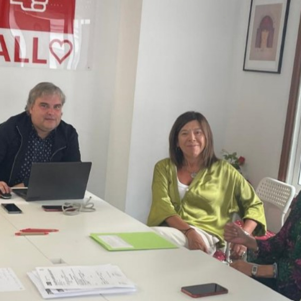 María Carmen Vila continúa al frente de la ejecutiva local de los socialistas de Carballo