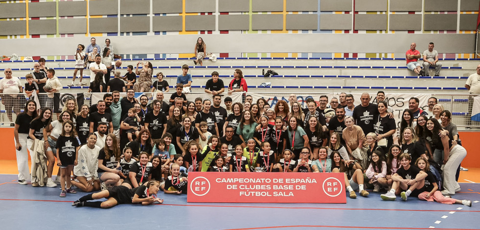 El Fisober FSF celebrando el título de campeonas de España Sub-12