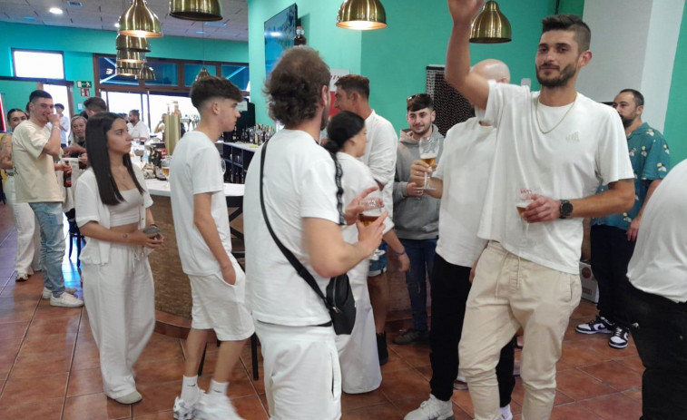 Fiesta Ibicenca en la Cervecería Sport Norte de Paiosaco