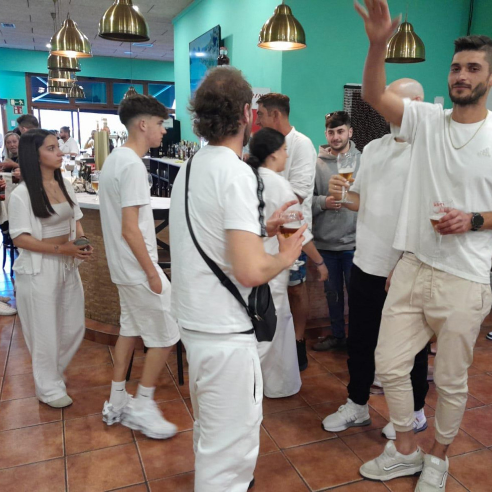 Fiesta Ibicenca en la Cervecería Sport Norte de Paiosaco