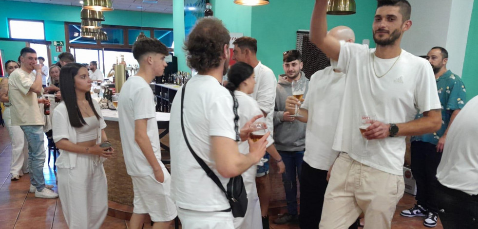 Fiesta Ibicenca en la Cervecería Sport Norte de Paiosaco