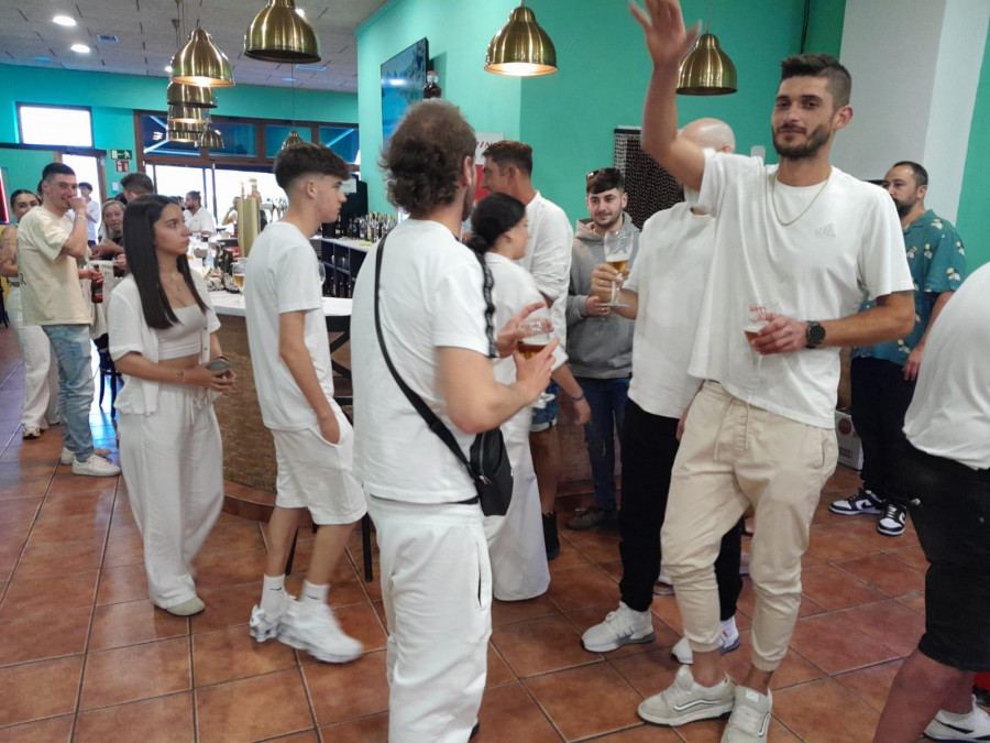 Fiesta Ibicenca en la Cervecería Sport Norte de Paiosaco