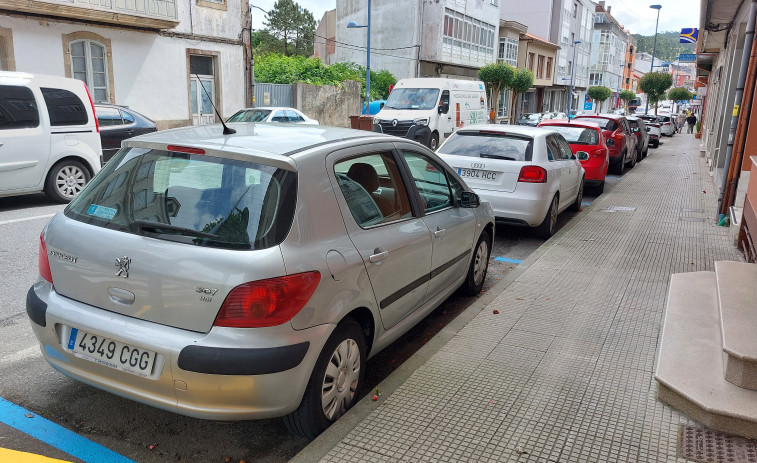 Ponteceso pone en marcha la zona azul en un tramo de la avenida Eduardo Pondal
