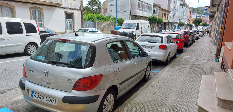 Ponteceso pone en marcha la zona azul en un tramo de la avenida Eduardo Pondal