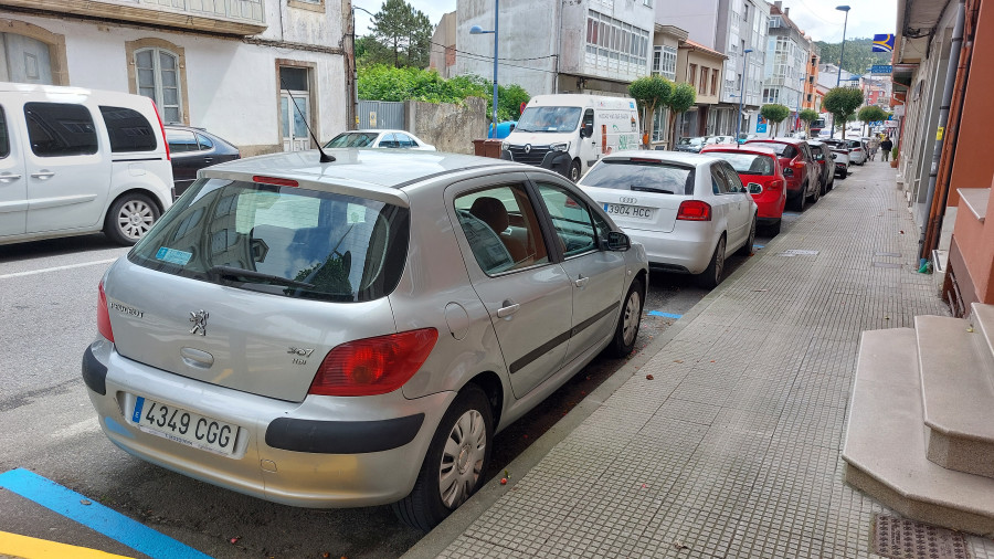 Ponteceso pone en marcha la zona azul en un tramo de la avenida Eduardo Pondal
