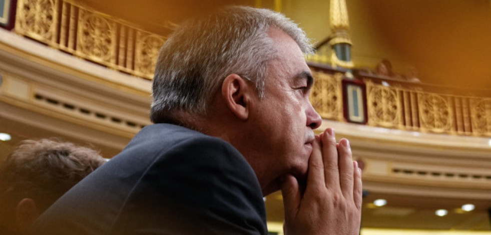 Primer día de Santos Cerdán en prisión: Entrevistas con educadores antes del nuevo módulo