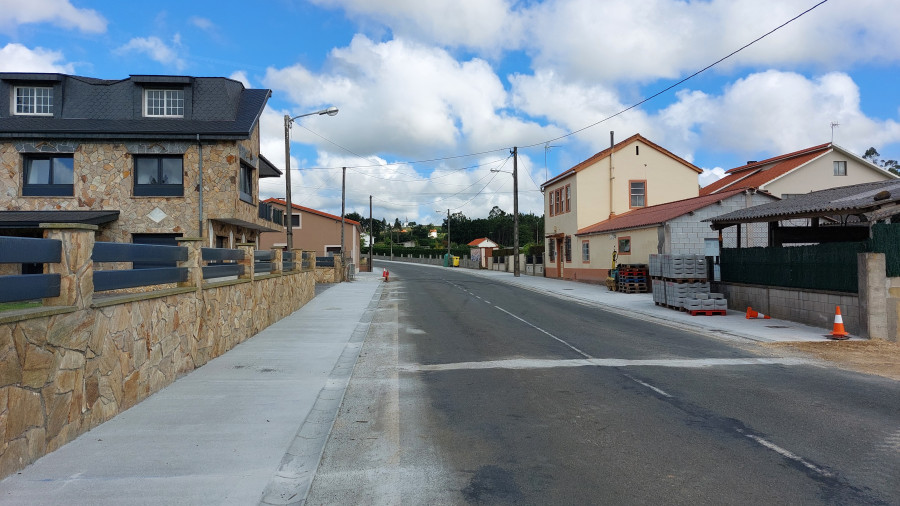 Los trabajos de construcción de la senda peatonal de A Cuca, Rececinde, llegan a su fin