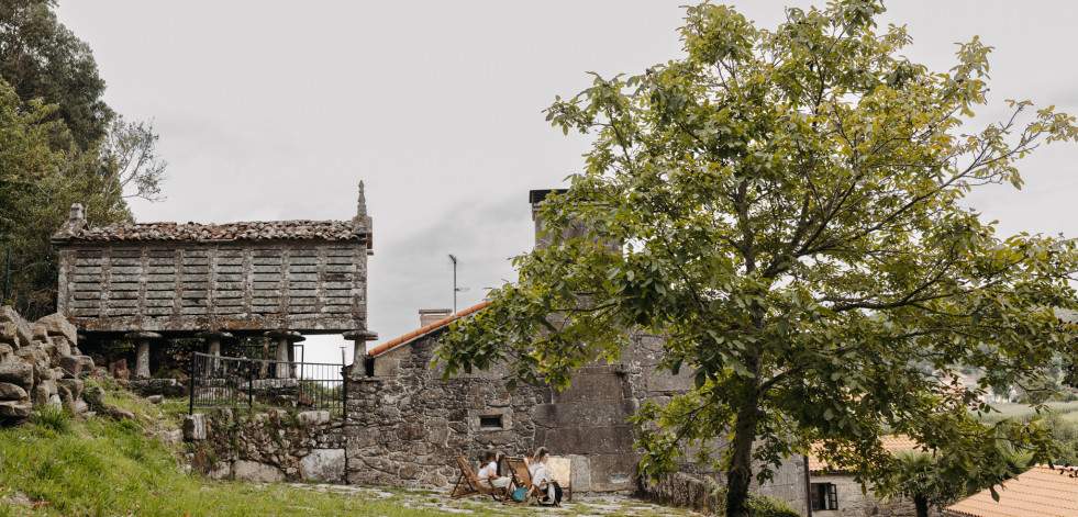 Lola Tourón impartirá un taller de cestería creativa en la casa rural Arrueiro de Soesto