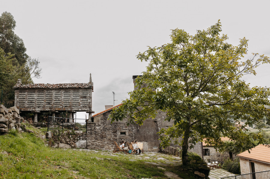 Lola Tourón impartirá un taller de cestería creativa en la casa rural Arrueiro de Soesto